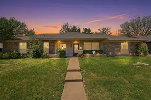 819 Blessing Creek Dr, Euless, TX 76039 - Photo 3