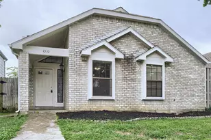 1310 Maplewood Dr, Lewisville, TX 75067 - Photo 3