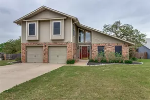 9714 Windsor Cir, Fort Worth, TX 76140 - Photo 3
