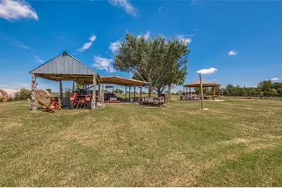 9121 NE County Road 2170, Powell, TX 75153 - Photo 23