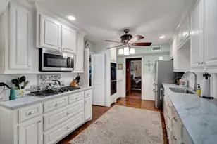 411 Sycamore St, Waxahachie, TX 75165 - Photo 13