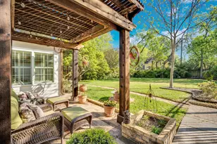 411 Sycamore St, Waxahachie, TX 75165 - Photo 35