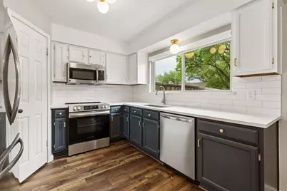 3905 Las Brisas Drive, Plano, TX 75074 - Photo 3