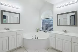 8 Whispering Bend Ct, Mansfield, TX 76063 - Photo 7