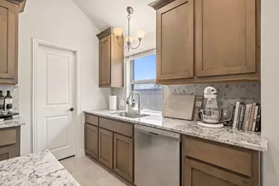 9105 Desert Flora Drive, Fort Worth, TX 76131 - Photo 9