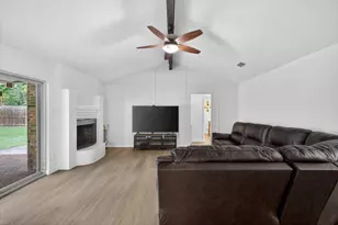 405 Pecan St, Azle, TX 76020 - Photo 7