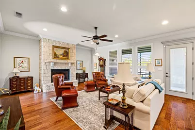 8501 Kingsley Circle, Granbury, TX 76049 - Photo 9