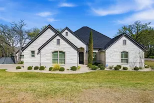 8501 Kingsley Cir, Granbury, TX 76049 - Photo 1