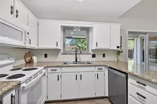 1905 Jasmine St, Denton, TX 76205 - Photo 17