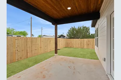 2211 Woodcrest Trail, Granbury, TX 76048 - Photo 17