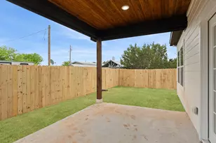 2211 Woodcrest Trail, Granbury, TX 76048 - Photo 17