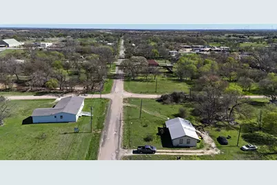 301 SW 2nd Street, Hubbard, TX 76648 - Photo 11