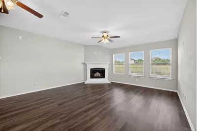 3905 Chippewa Court, Granbury, TX 76048 - Photo 9