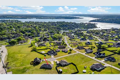 3905 Chippewa Court, Granbury, TX 76048 - Photo 3