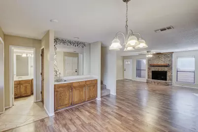 1413 Palmnold Circle E, Fort Worth, TX 76120 - Photo 9