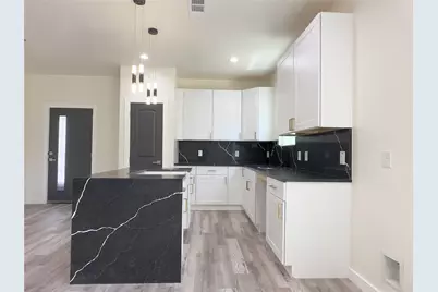 2720 Morning Avenue, Dallas, TX 75210 - Photo 5