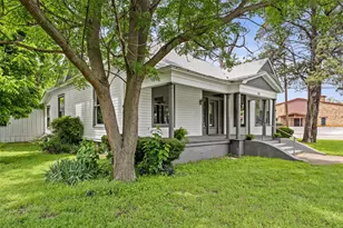 741 N Anglin St, Cleburne, TX 76033 - Photo 1