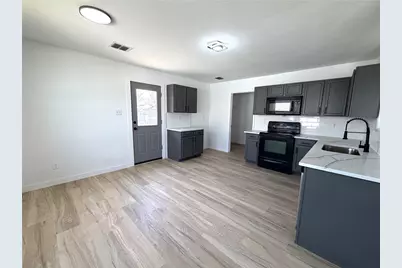 2621 Shorecrest Drive, Little Elm, TX 75068 - Photo 5