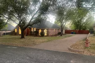 201 Chaparral Dr, Hillsboro, TX 76645 - Photo 1