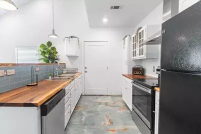 2635 Carpenter Avenue, Dallas, TX 75215 - Photo 7