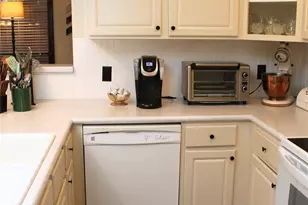 61 Hunters Creek Dr, Huntsville, TX 77340 - Photo 9