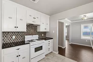 3201 McCart Ave, Fort Worth, TX 76110 - Photo 11