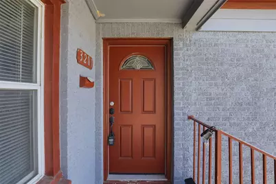 3201 McCart Avenue, Fort Worth, TX 76110 - Photo 5