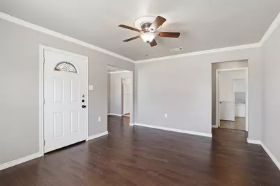 3201 McCart Avenue, Fort Worth, TX 76110 - Photo 7