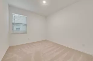 917 Dustwood Dr, Fort Worth, TX 76052 - Photo 5