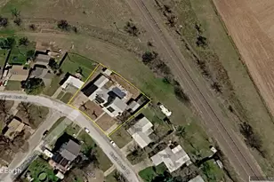 303 David Davis Dr, McGregor, TX 76657 - Photo 29