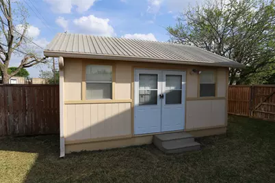 303 David Davis Drive, McGregor, TX 76657 - Photo 19