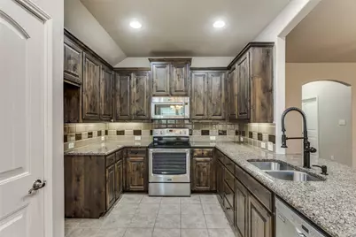 11900 Bexley Drive, Burleson, TX 76028 - Photo 9