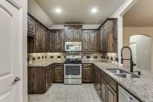 11900 Bexley Dr, Burleson, TX 76028 - Photo 9