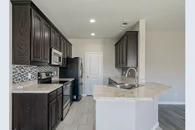 312 Emerald Creek Drive, Fort Worth, TX 76131 - Photo 5