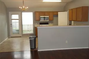 817 Cruise St, Denton, TX 76207 - Photo 3