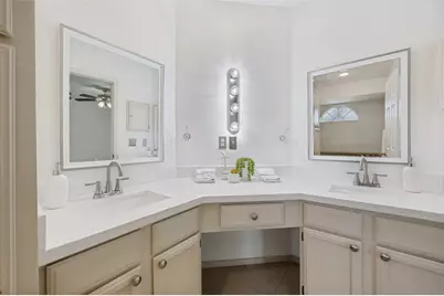815 Ventura Park, Irving, TX 75061 - Photo 17