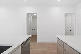 10437 Wyatts Run Rd, Fort Worth, TX 76126 - Photo 9