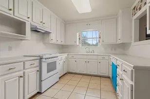 201 Pecan Village Cir, Waco, TX 76710 - Photo 13
