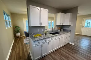 2304 Beverly Dr, Granbury, TX 76048 - Photo 7