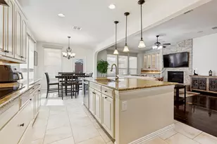 12873 Spring Hill Dr, Frisco, TX 75035 - Photo 11