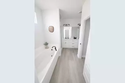 310 W Tate Street, Robinson, TX 76706 - Photo 7