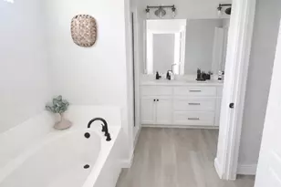 310 W Tate St, Robinson, TX 76706 - Photo 7