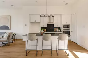 13325 Bee St, Farmers Branch, TX 75234 - Photo 5