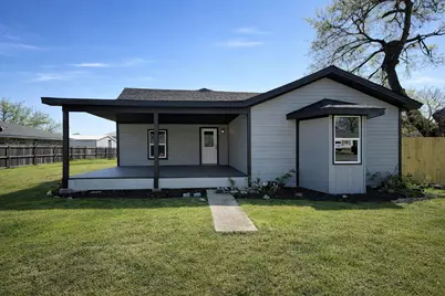 469 W Fulton Street, Van Alstyne, TX 75495 - Photo 1