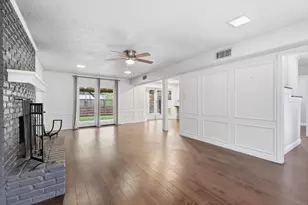 508 Country Green Ln, Arlington, TX 76011 - Photo 9