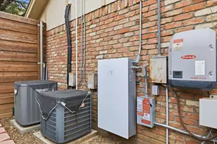 508 Country Green Ln, Arlington, TX 76011 - Photo 37