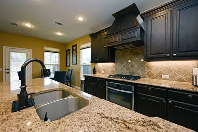 2713 Gulf Shore Drive, Lewisville, TX 75067 - Photo 9