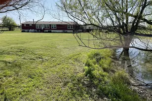 394 Emerald Glenn Ln, Pilot Point, TX 76258 - Photo 5
