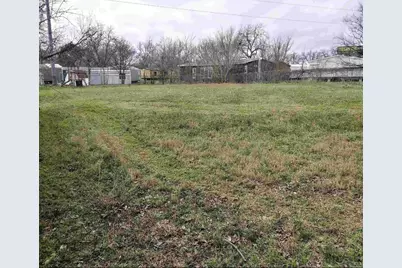 319 E Miller Street, Burleson, TX 76028 - Photo 1