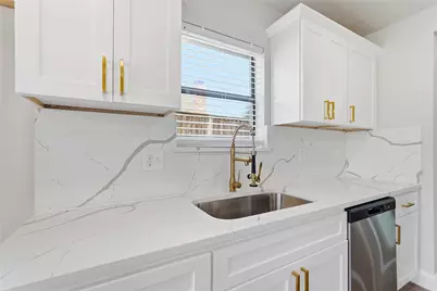 5514 Round Rock Street, Garland, TX 75044 - Photo 9